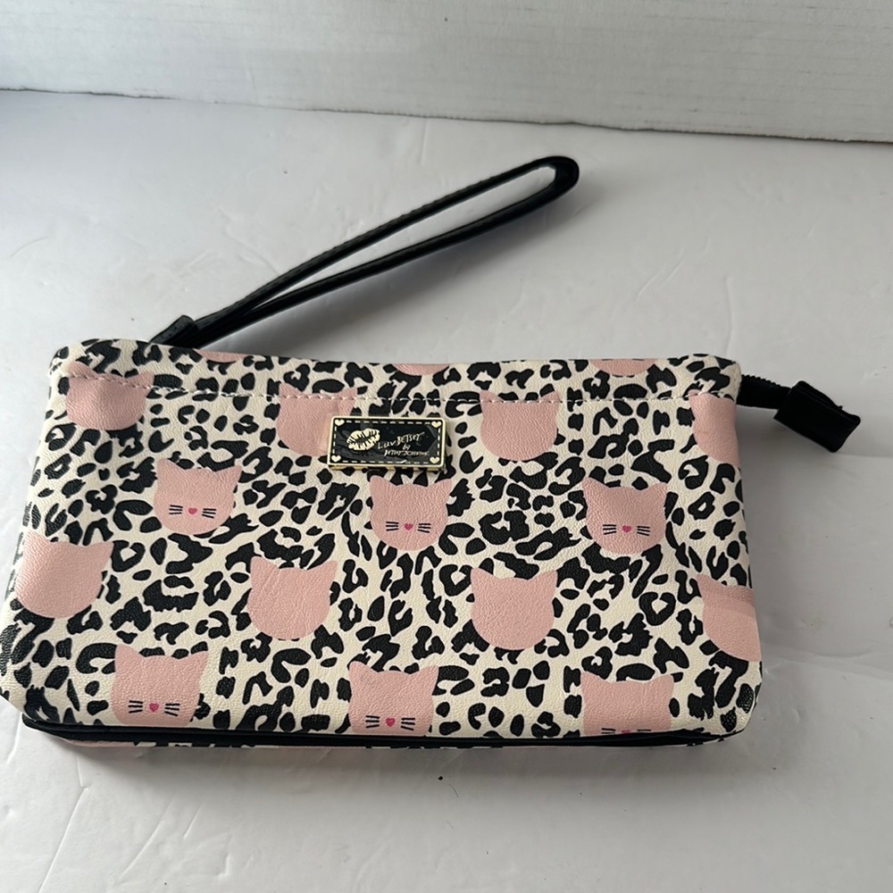 NWT, double pouch Luv Betsey Johnson Pink Leopard Cat Wristlet Bag Y2K Aesthet